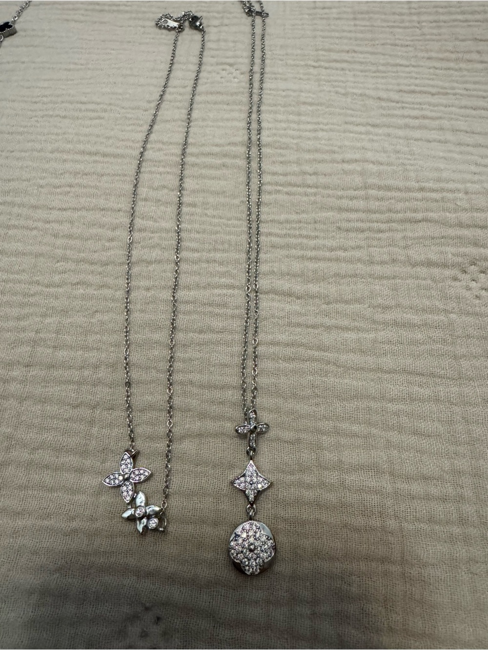 Silver Crystal Pendant Necklace - Elegant Women's Jewelry